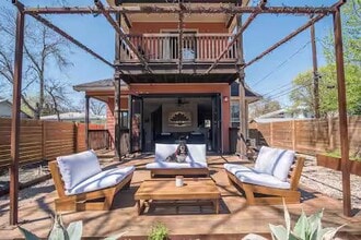 Building Photo - 84 Anthony St