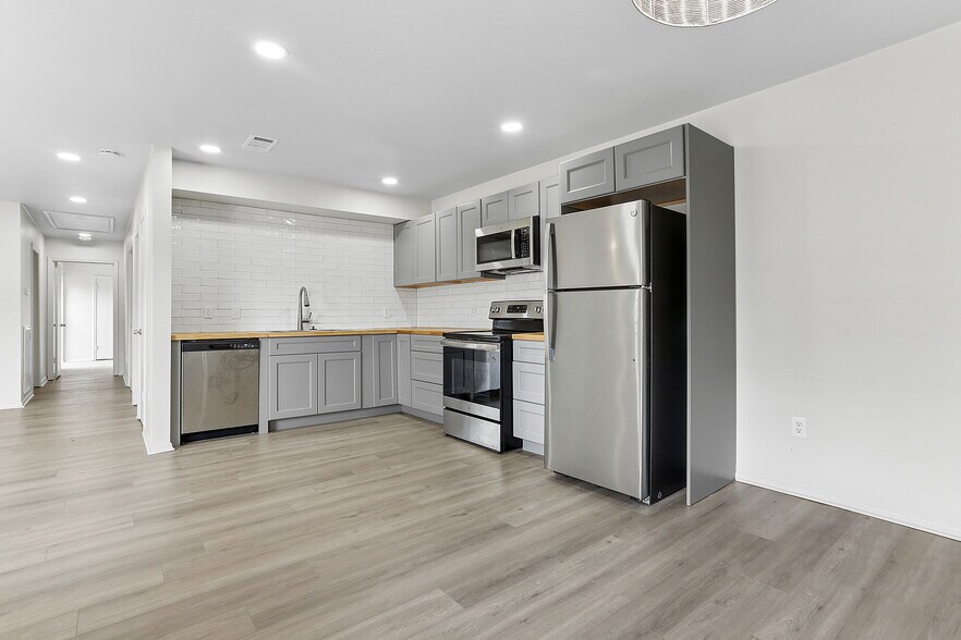 Building Photo - 5122 Blair Ln