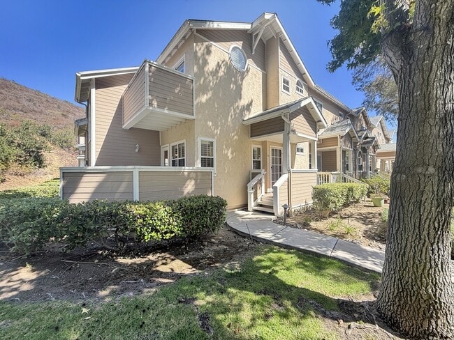 Building Photo - 9980 Scripps Vista Way