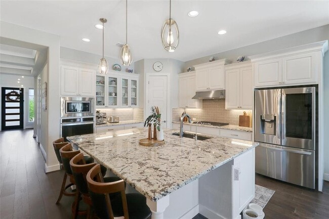 Building Photo - 702 Tomichi Trl