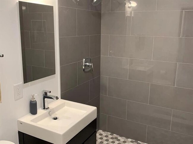 Building Photo - 1420 NE 16th Terrace