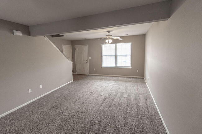 Building Photo - 4002 Snowy Owl Dr