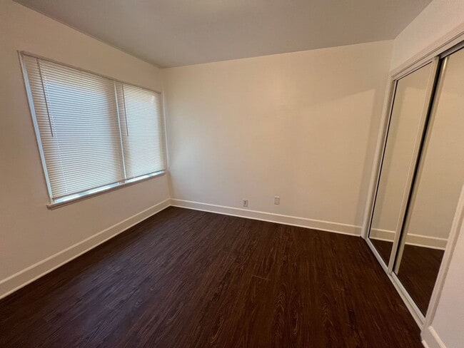 Building Photo - 51st Street Apartments Triplex