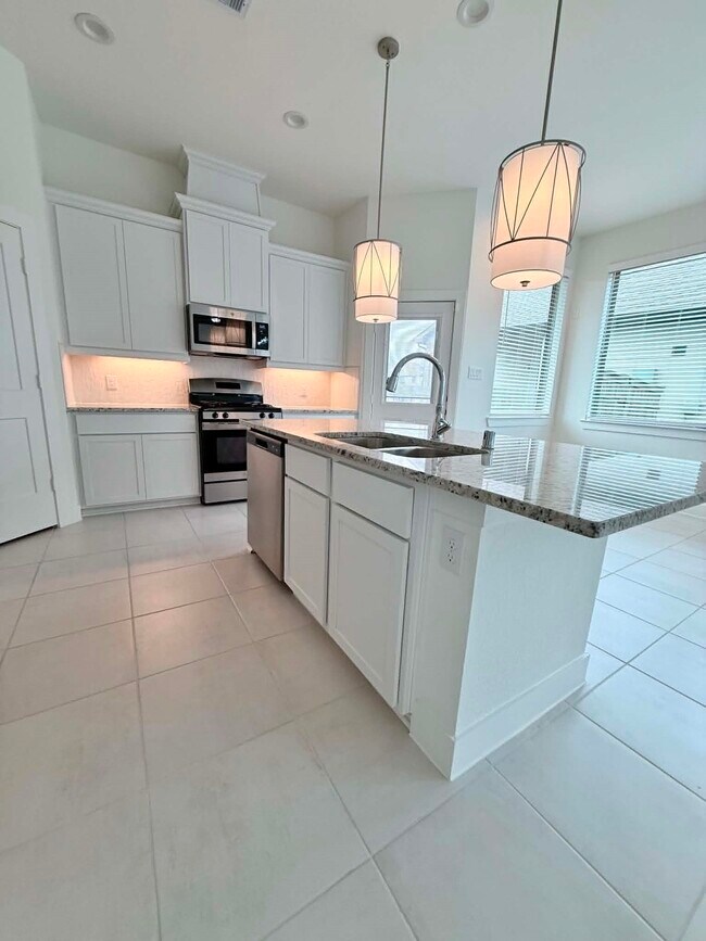 Building Photo - 1539 Crystal Stream Dr