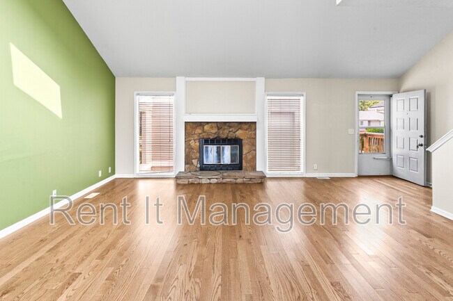 Building Photo - 15421 R St