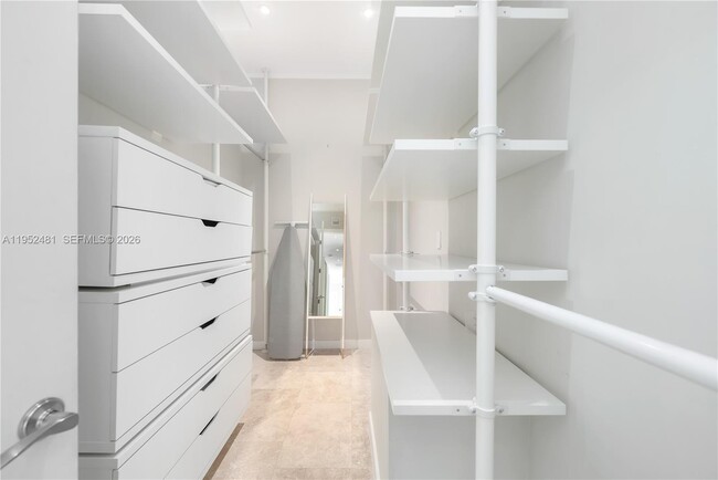 Building Photo - 472 Minola Dr