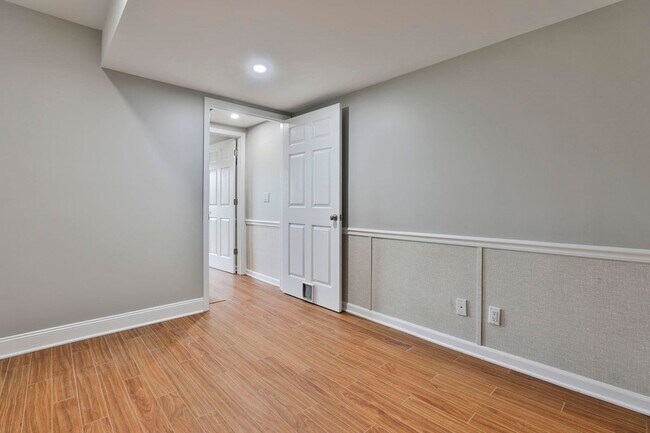 Building Photo - 41A Howe