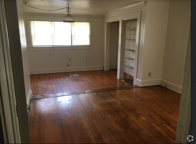 Building Photo - 126 Tallulah Street