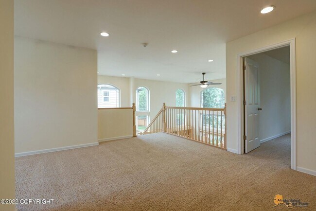 Building Photo - Stunning home conviently located by Eagle ...