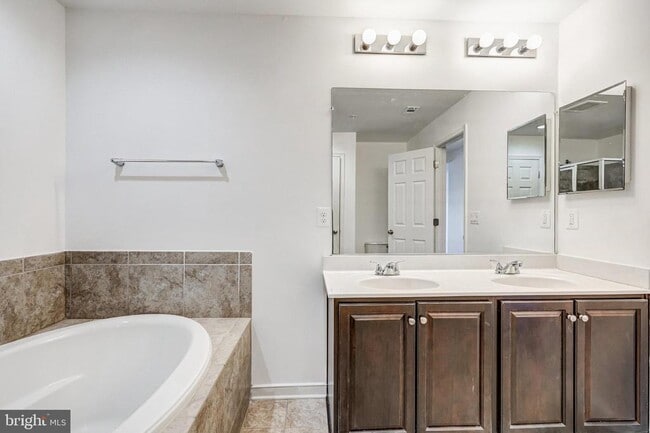 Building Photo - 25550 Casale Terrace