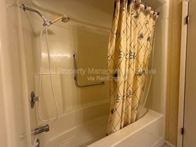 Building Photo - 17026 N 96th Ave