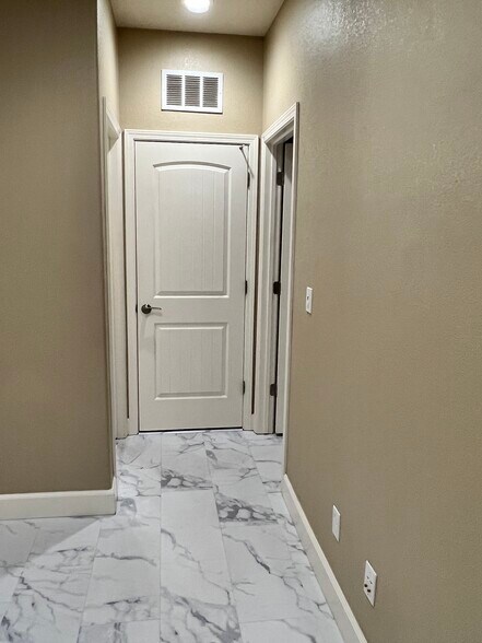 Building Photo - 678 W Tramonto Dr