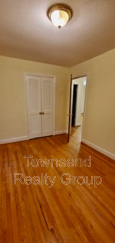 Building Photo - 5720 Londonderry Rd
