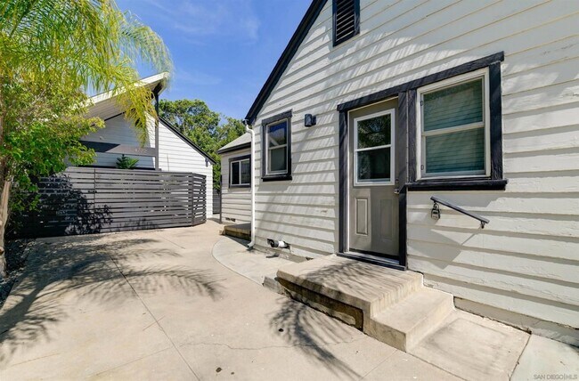 Building Photo - 4774 College Ave