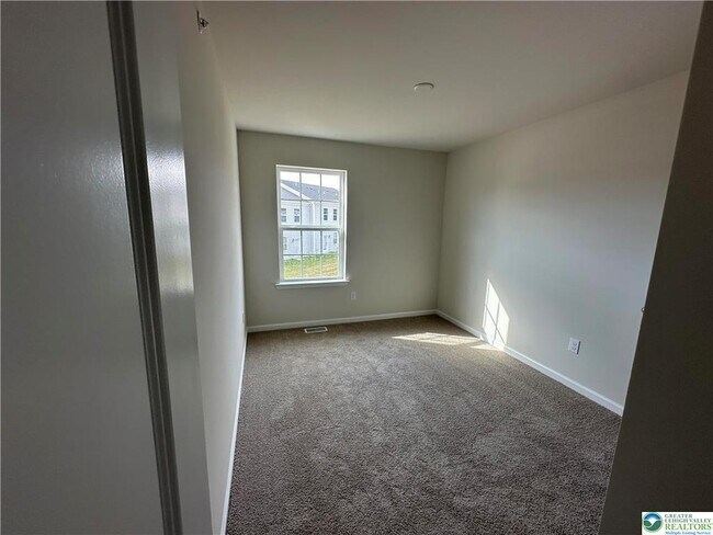 Building Photo - 1253 Susan Cir