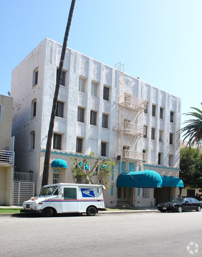 320 S Manhattan Pl. - 320 S. Manhattan Place