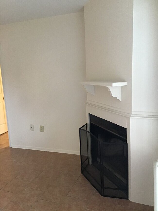 Building Photo - 8515 Leake Ave