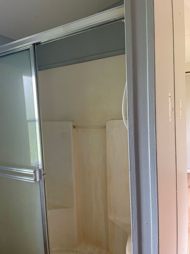 Building Photo - 4 BR 2 Bath 1,216 sq ft singlewide mobile ...