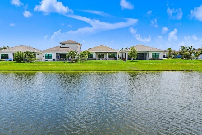 Building Photo - 15883 Key Biscayne Ln