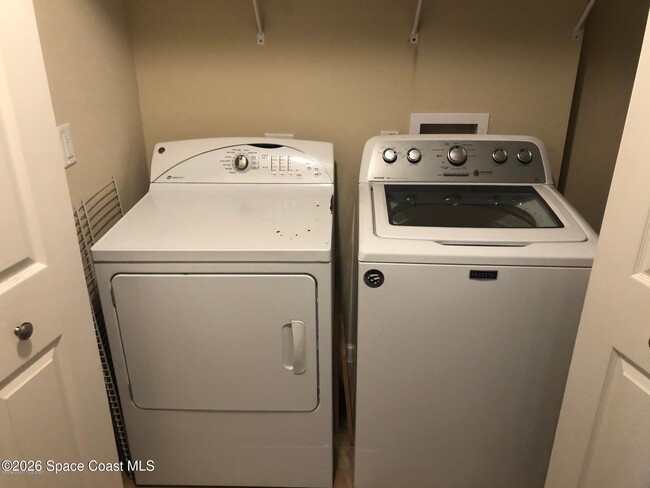 Building Photo - 1280 Luminary Cir