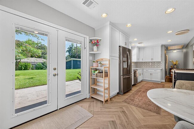 Building Photo - 4318 De Milo Dr