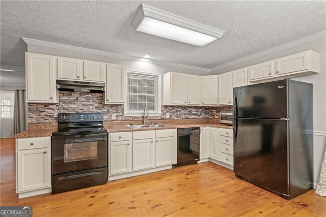 Building Photo - 39 Jim Ln SE