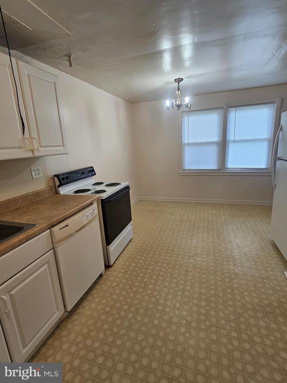 Building Photo - 305 Delaware Cir