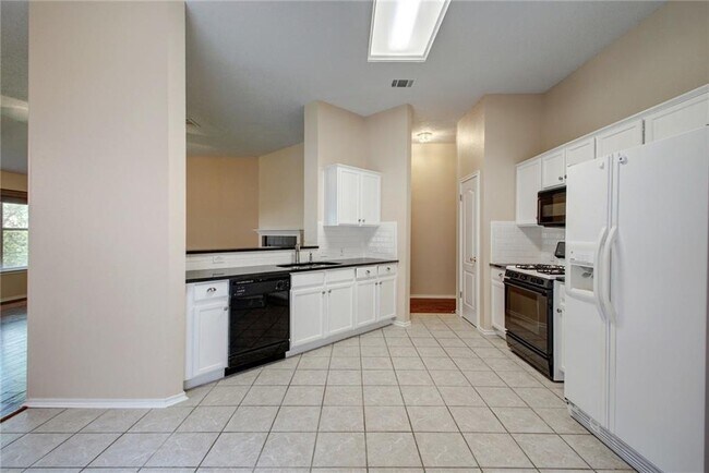 Building Photo - 16510 Denise Dr