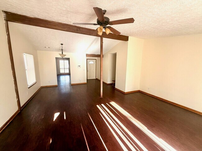 Building Photo - 3967 Wabash Ln