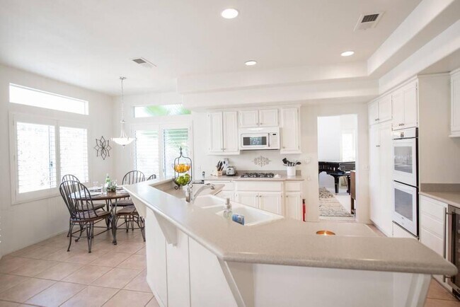 Building Photo - 45540 Desert Fox Dr