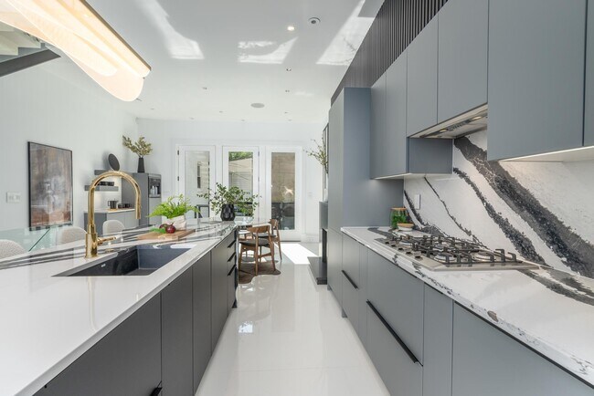 Building Photo - 1604 13th St NW