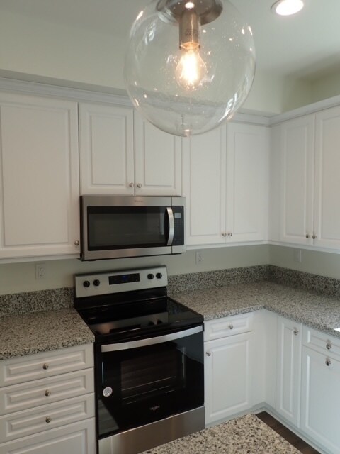 kitchen - 195 Mission Villas Rd