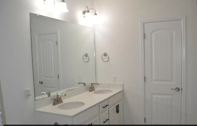 Master Bathroom Sinks and Storage Closet - 4771 Copeland Cir