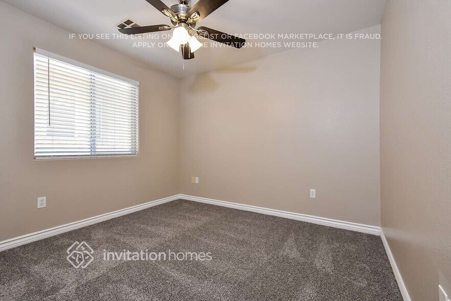 Building Photo - 3832 N Goldfield St