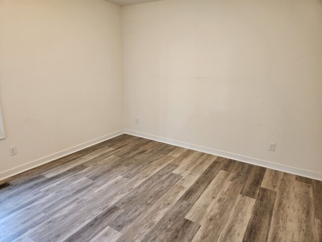Building Photo - 3 bed 2 bath -Blackstone-Fort Pickett area