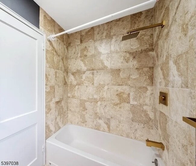 Building Photo - 85 Troy Dr