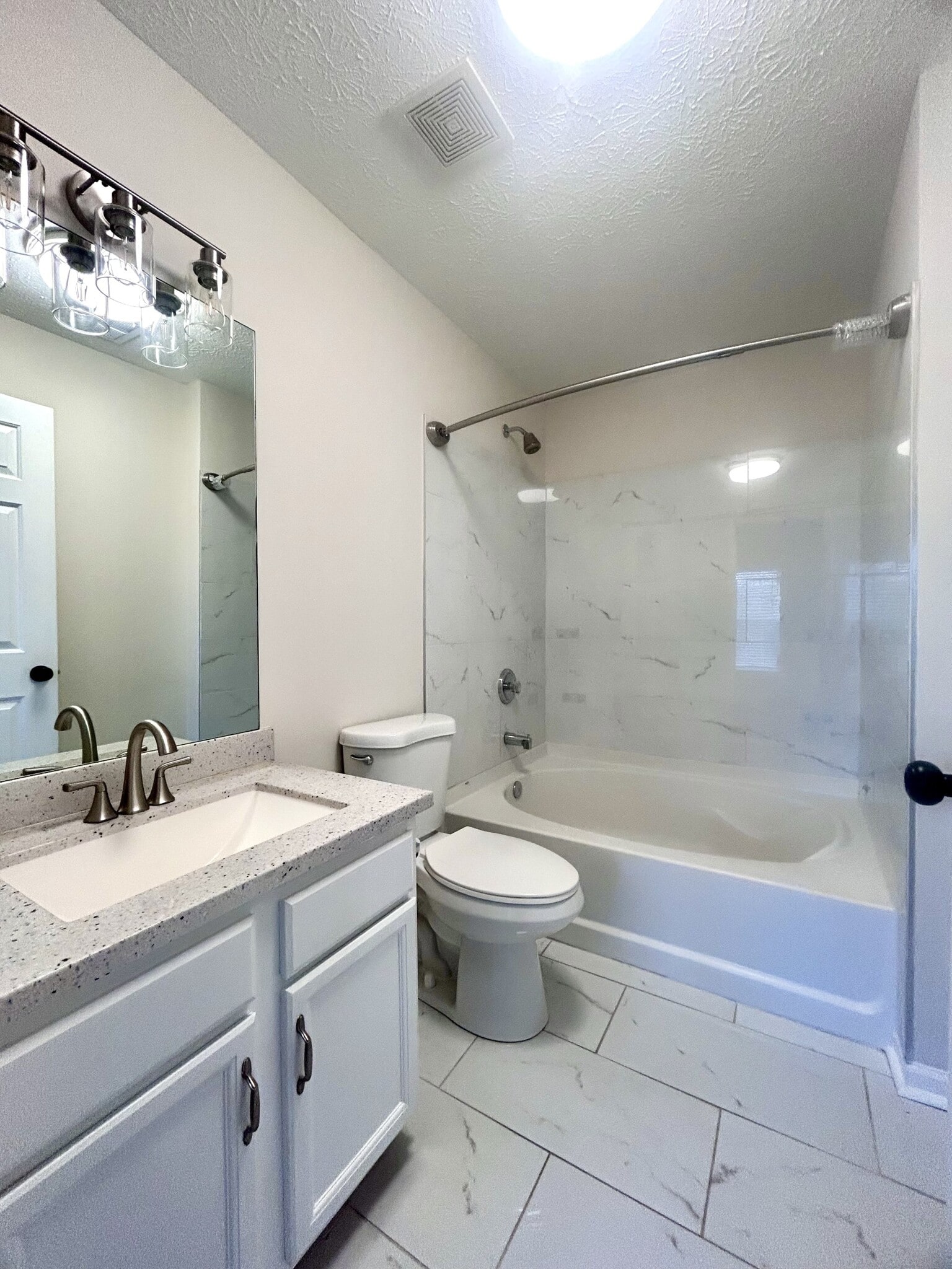 Building Photo - 1345 Bell Rd