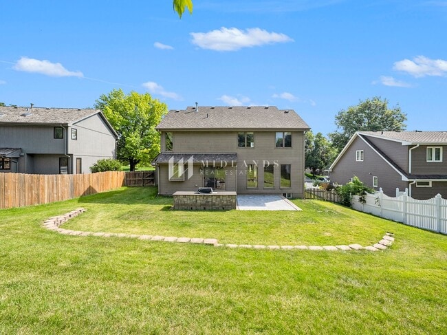 Building Photo - 4 Bedroom Papillion Home!