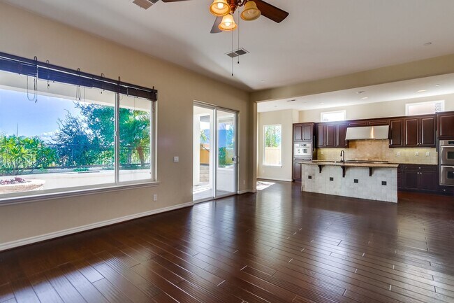 Building Photo - Beautiful 4 bedroom, 4.5 bathroom Home in the Varadero Community