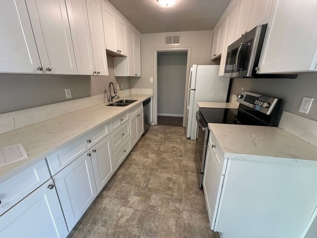 Building Photo - 3461 Ashley Ave