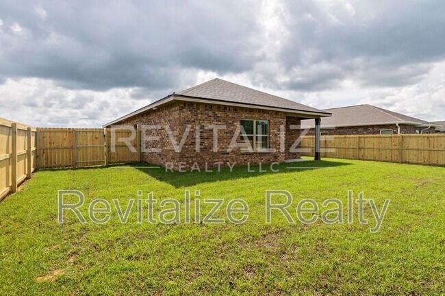 Building Photo - 13330 Shea Cir