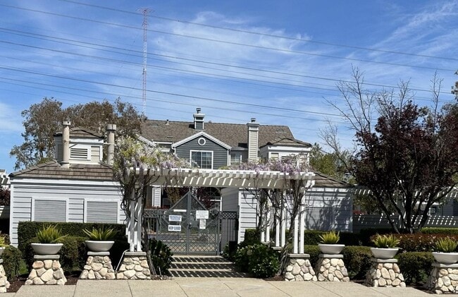 Building Photo - 1 Passage Ln