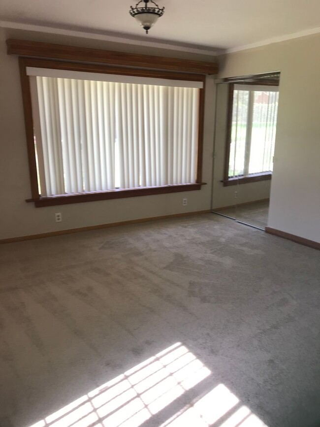 Building Photo - Coming Soon Three Bedroom Two Bath House w...