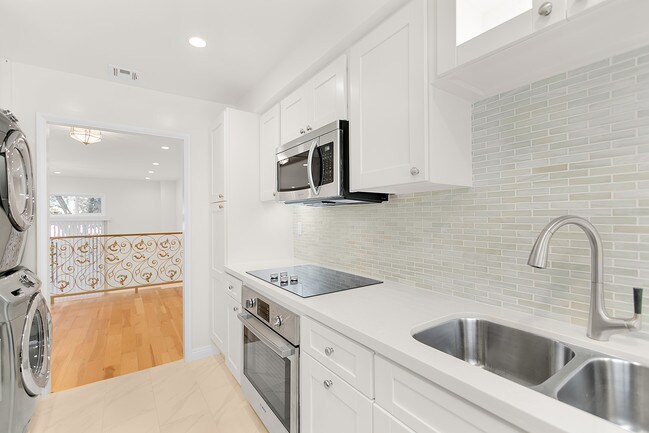 Building Photo - 1745 Selby Ave