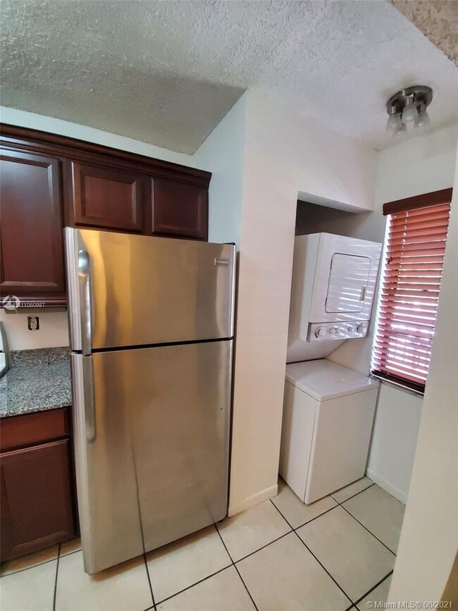 Building Photo - 10451 W Broward Blvd