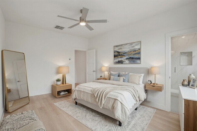 Building Photo - 13351 Goodland St