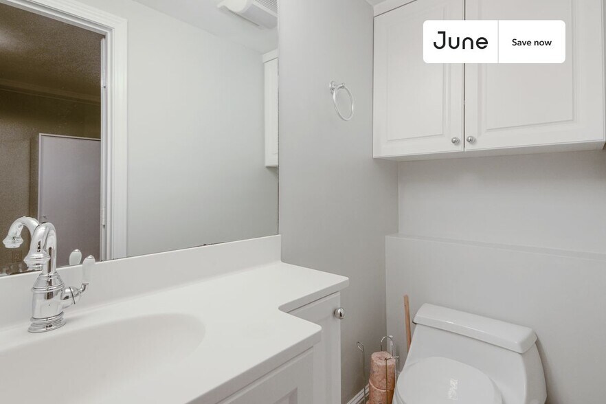 Building Photo - 14-18 Bacon Street