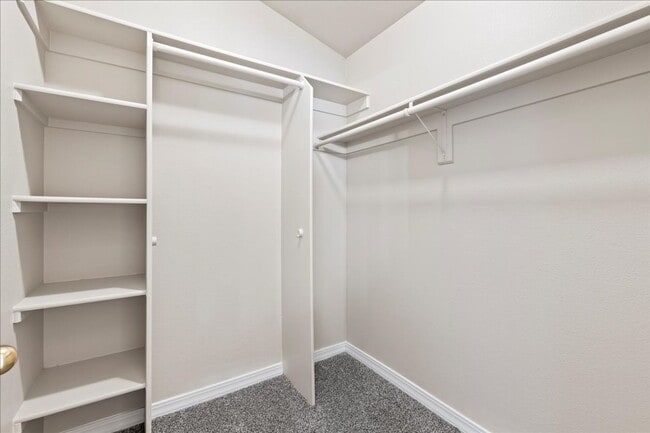 Building Photo - 3 Bedroom 2 Bathroom Near Whitewater Park