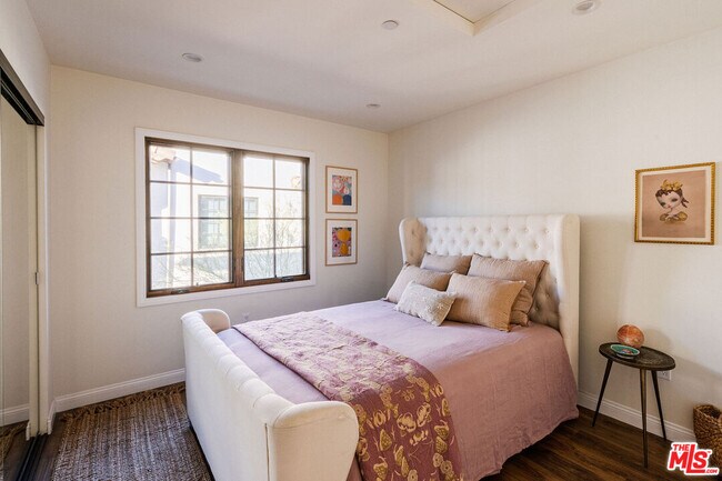 Building Photo - 388 S Los Robles Ave