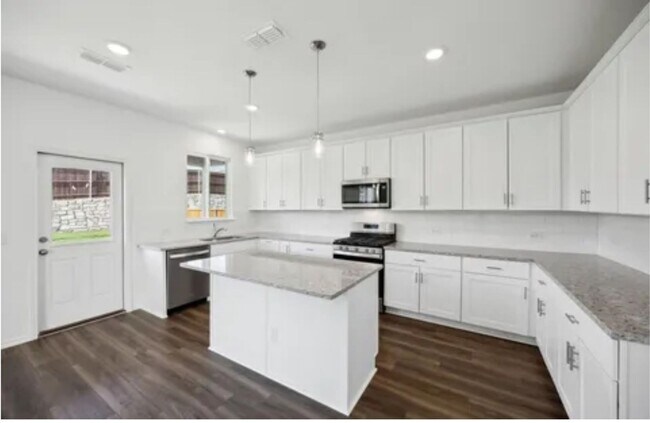 Building Photo - 701 Union Dr